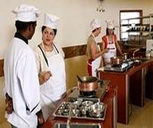 swaswara hotel Kitchen